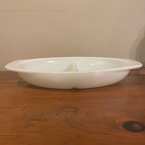 Vintage 1960s PYREX 1083 Simply White Divided 1 1/2 QT Casserole Vegetab…